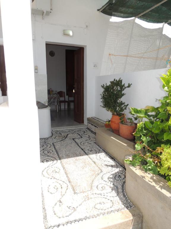 Patio nebo venkovní prostory v ubytování New Lindos Studio 45 renovated