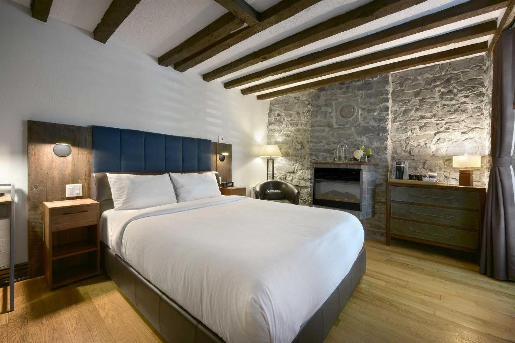 Hotel Épik Montréal - Superior Queen Room