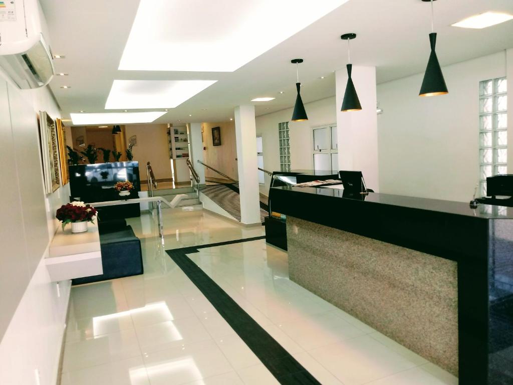  Golden Hotel