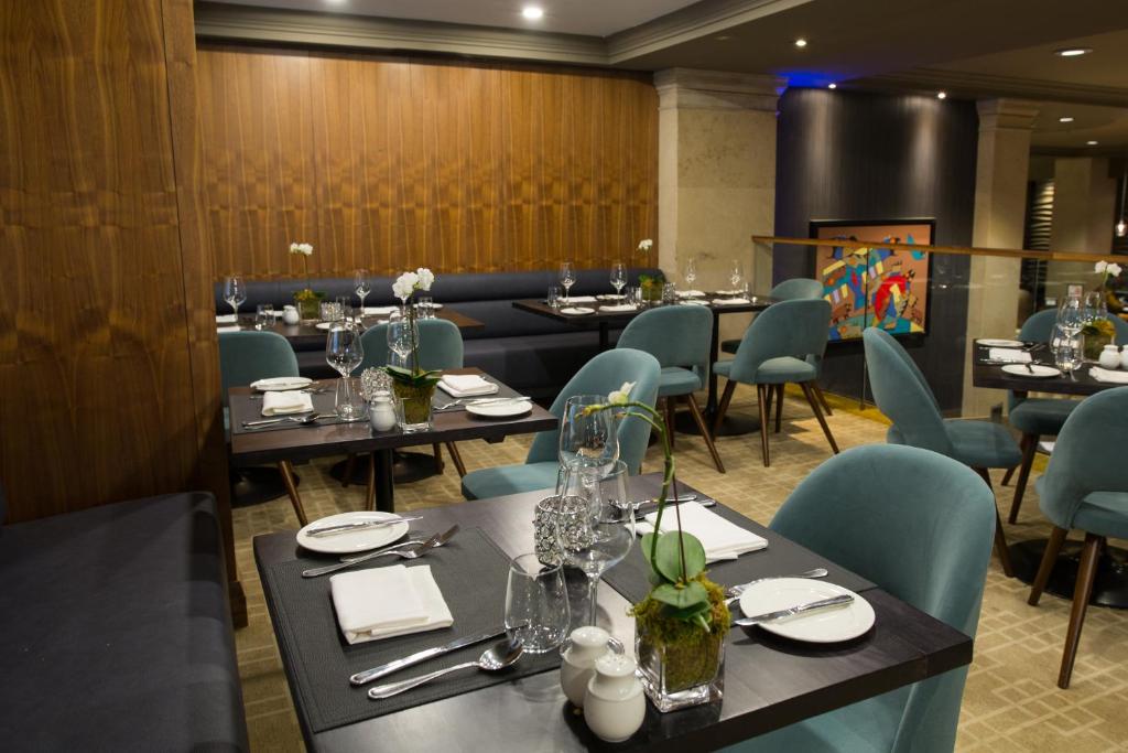 One King West Hotel and Residence - Resim 17