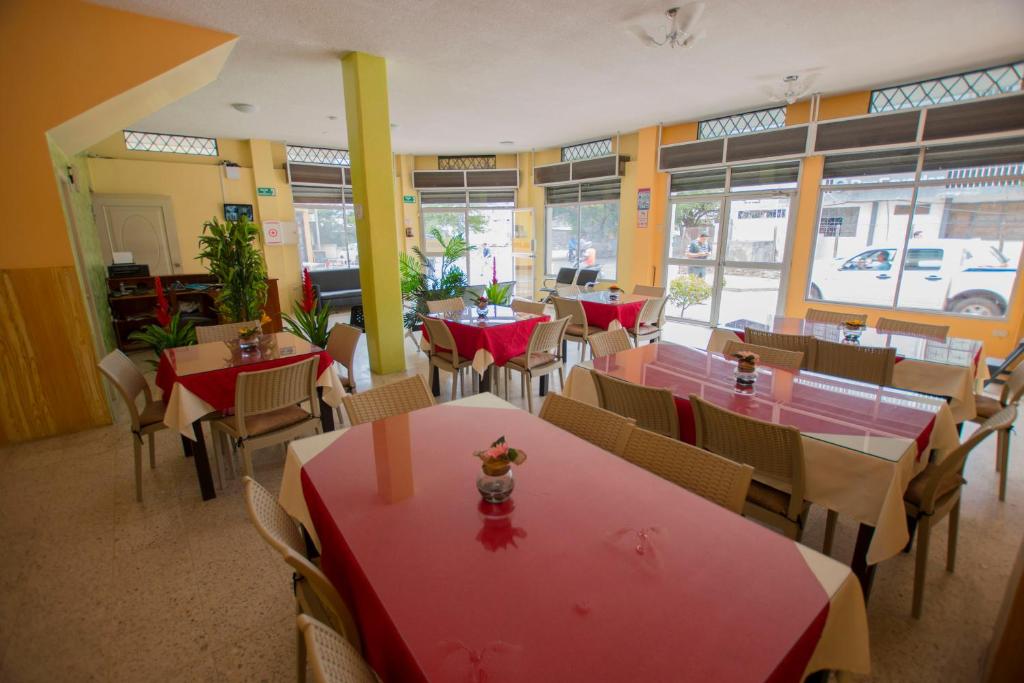 Restaurace v ubytování Hostal Andry