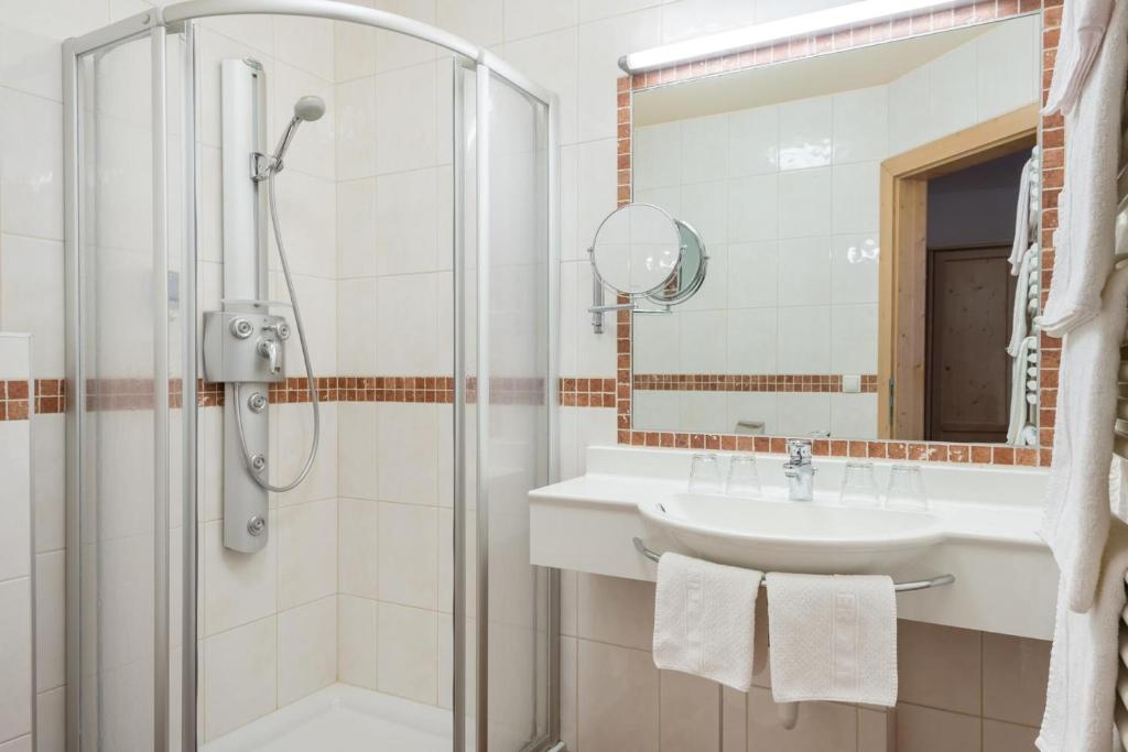 Hotel Pinzger Tux - 12