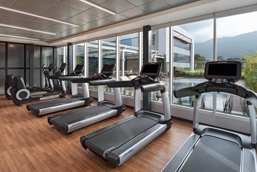 Fitness centrum a/nebo fitness zařízení v ubytování Hyatt Place San Pedro