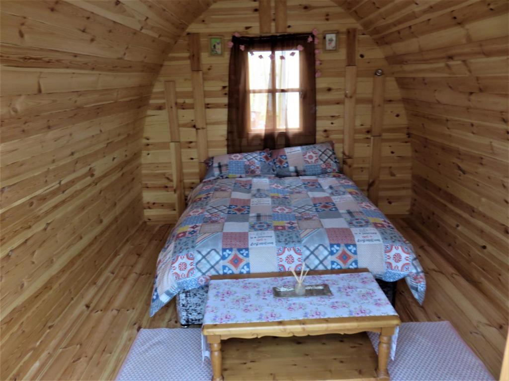 Postel nebo postele na pokoji v ubytování Shannon Estuary Glamping