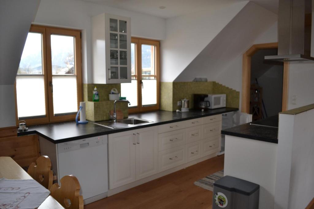 Kuchyň nebo kuchyňský kout v ubytování Ferienhaus Grubegg