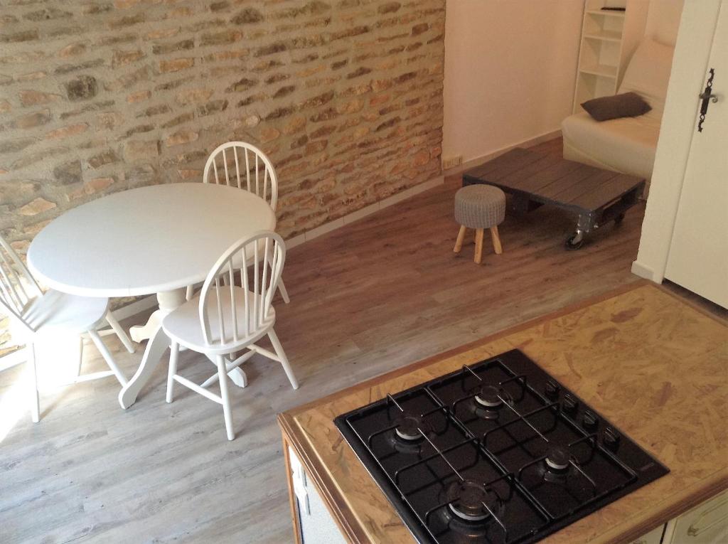 Photo de la galerie de l'établissement Les ramades romanaises - Pas de TV, à Saint-Roman-de-Malegarde