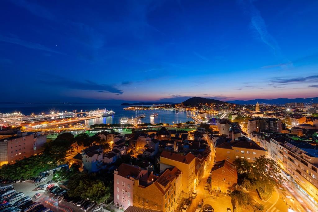 Royal Suites-Sky - 14