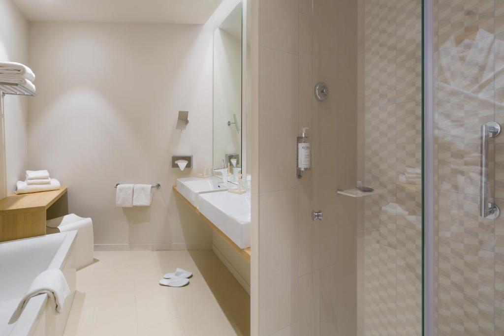 Koupelna v ubytování Best Western Plus Hotel Divona Cahors