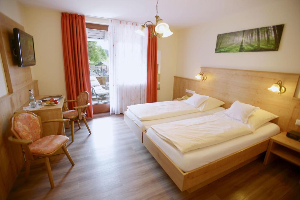 Landgasthof Sonne - Double Room With Balcony