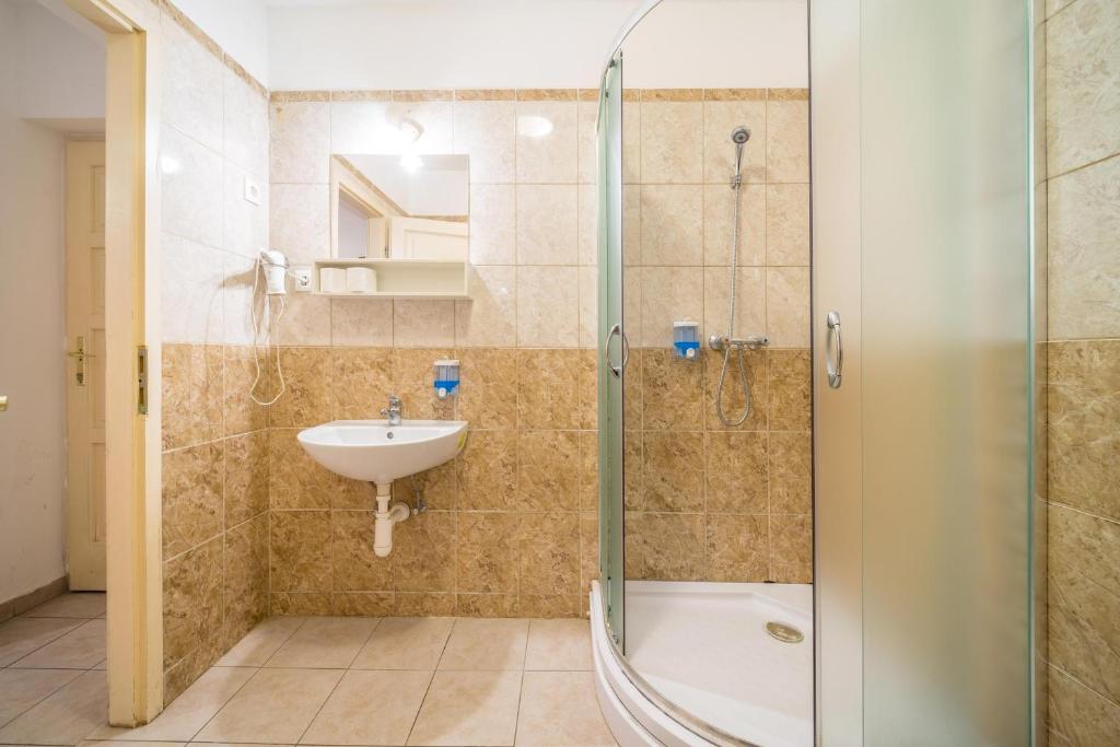 Silver Hotel Budapest City Center - Resim 40