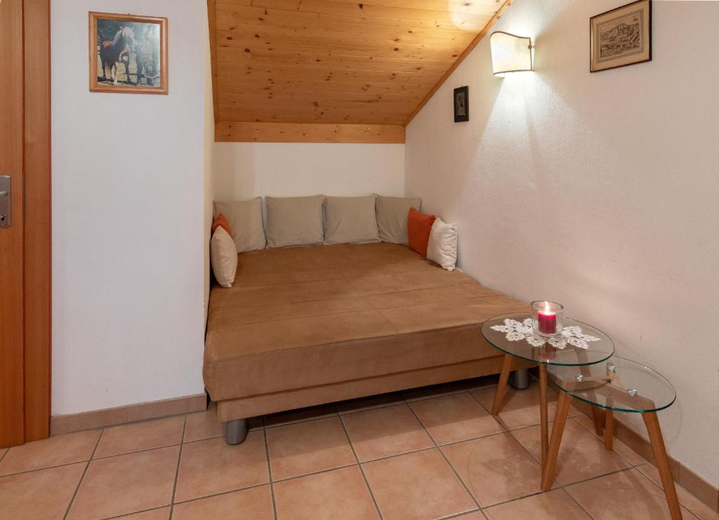 Postel nebo postele na pokoji v ubytování Unterschwabegghof
