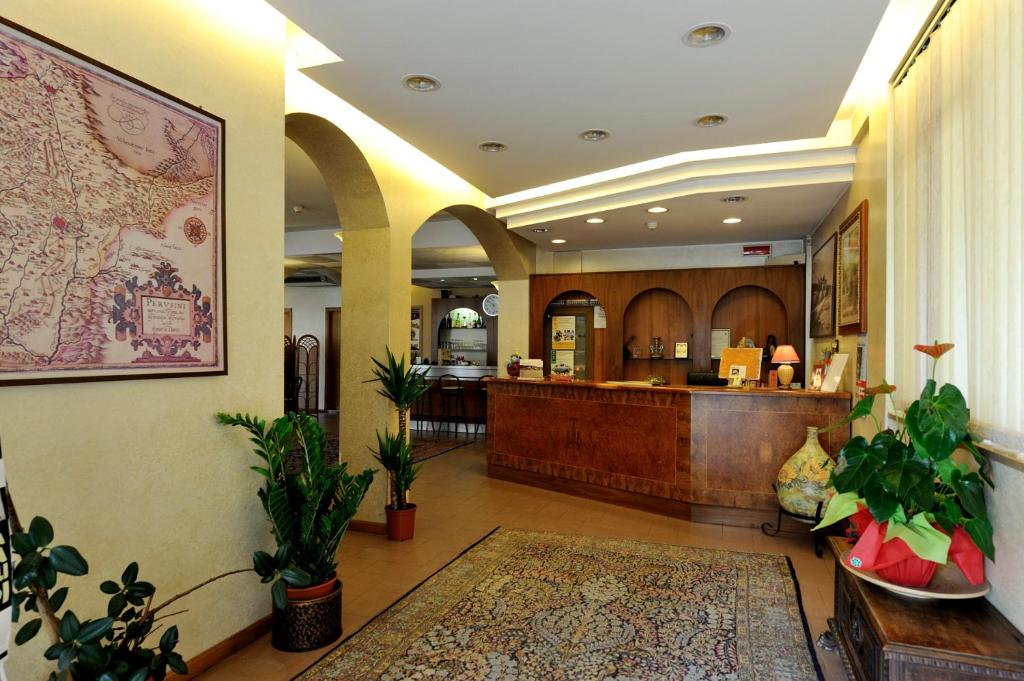 Lobby alebo recepcia v ubytovaní Hotel Trasimeno