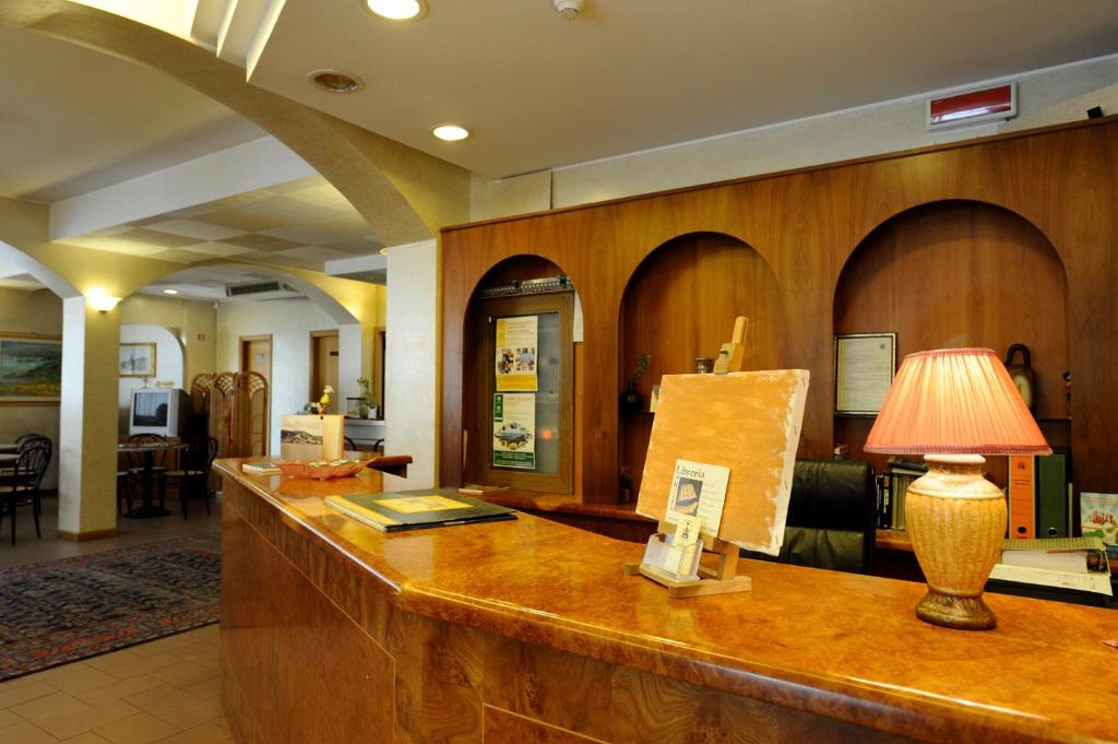 Lobby alebo recepcia v ubytovaní Hotel Trasimeno