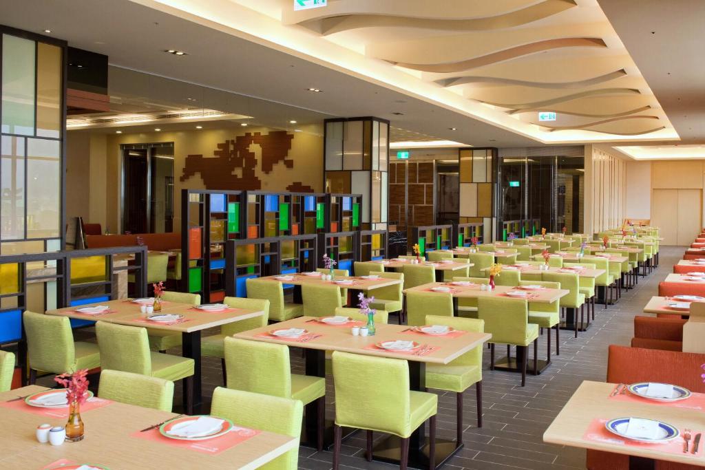 Restaurace v ubytování Fullon Hotel LihPao Resort