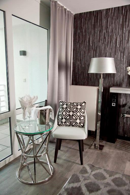 Posezení v ubytování Kurhaus Design Boutique Hotel