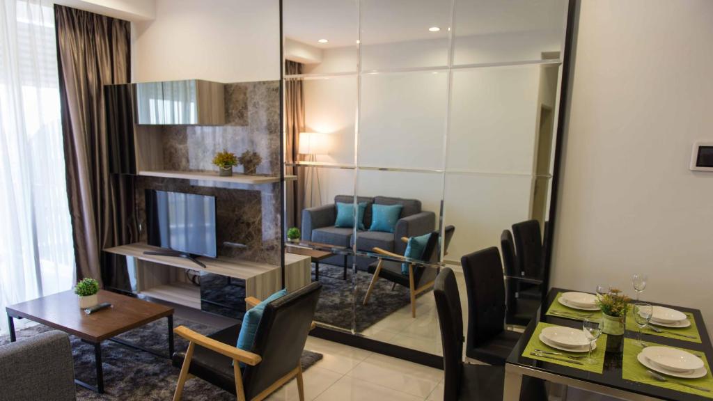 Posezení v ubytování Encorp Marina Suites By Iconic Bliss