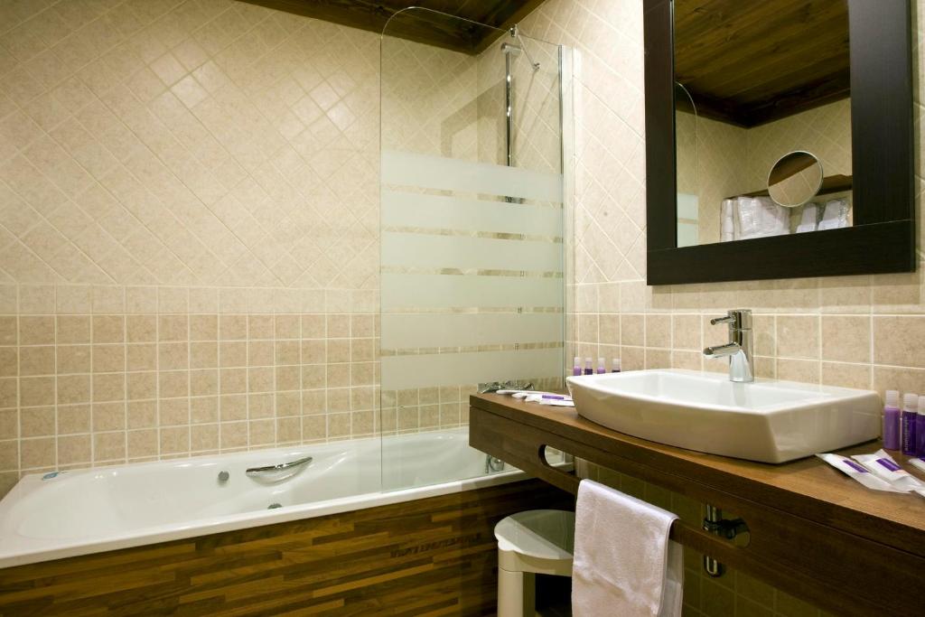 Koupelna v ubytování Apartaments Els Llacs
