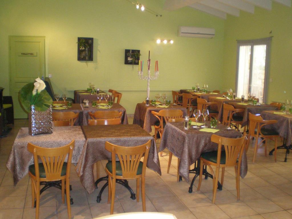Restaurace v ubytování Hôtel l'Alivu