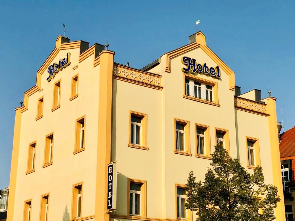 Budova, kde se hotel nachází