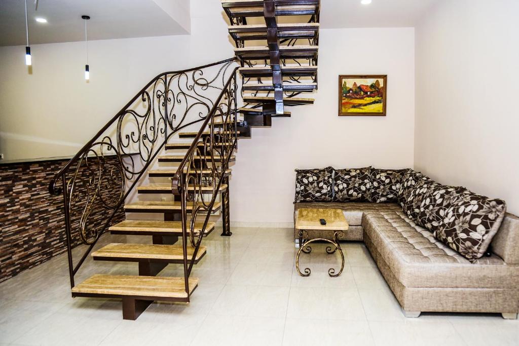 VILLA Cascade Sarmeni 33 - отзывы и видео