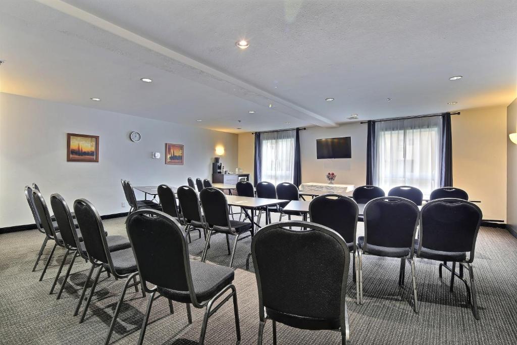 Super 8 by Wyndham Quebec City - Resim 45