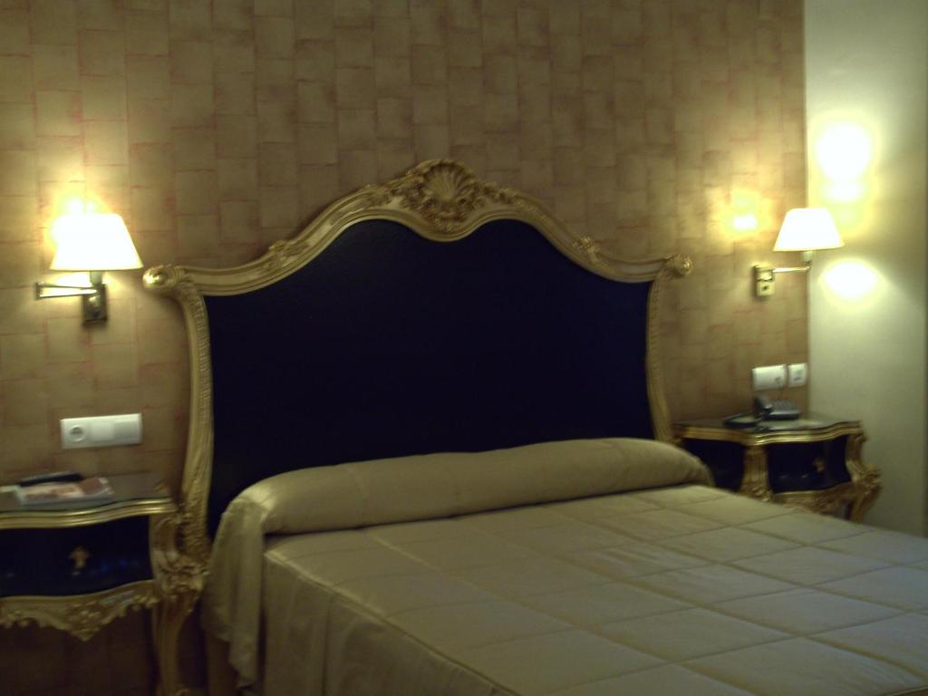 Adriano Boutique Sevilla - 11