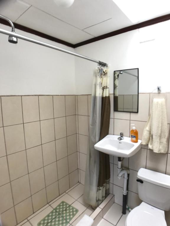 Koupelna v ubytování Casa Kibi Kibi