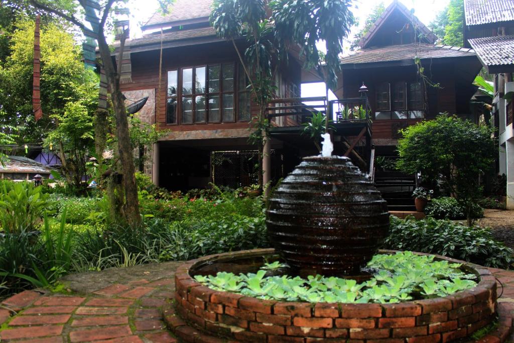 Zahrada ubytování Baantawan Guesthouse Pai