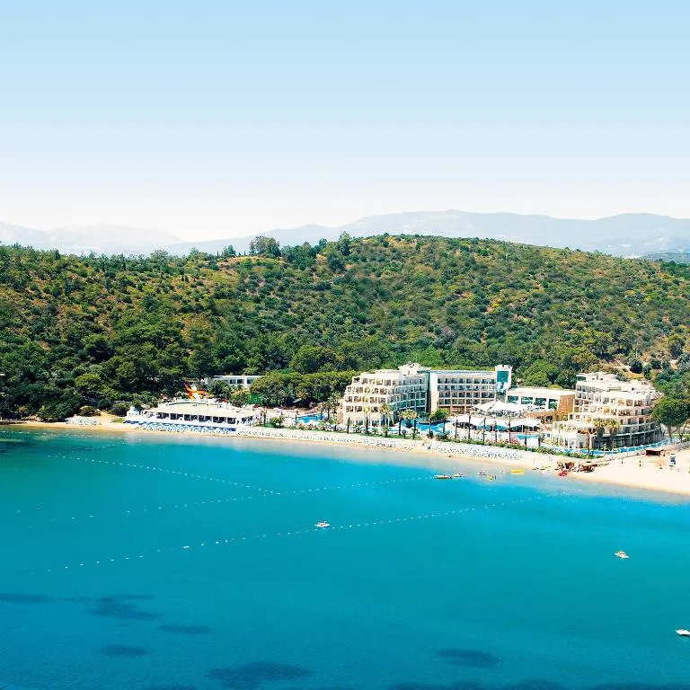 The 10 best beach hotels in Gumuldur, Turkey | Booking.com