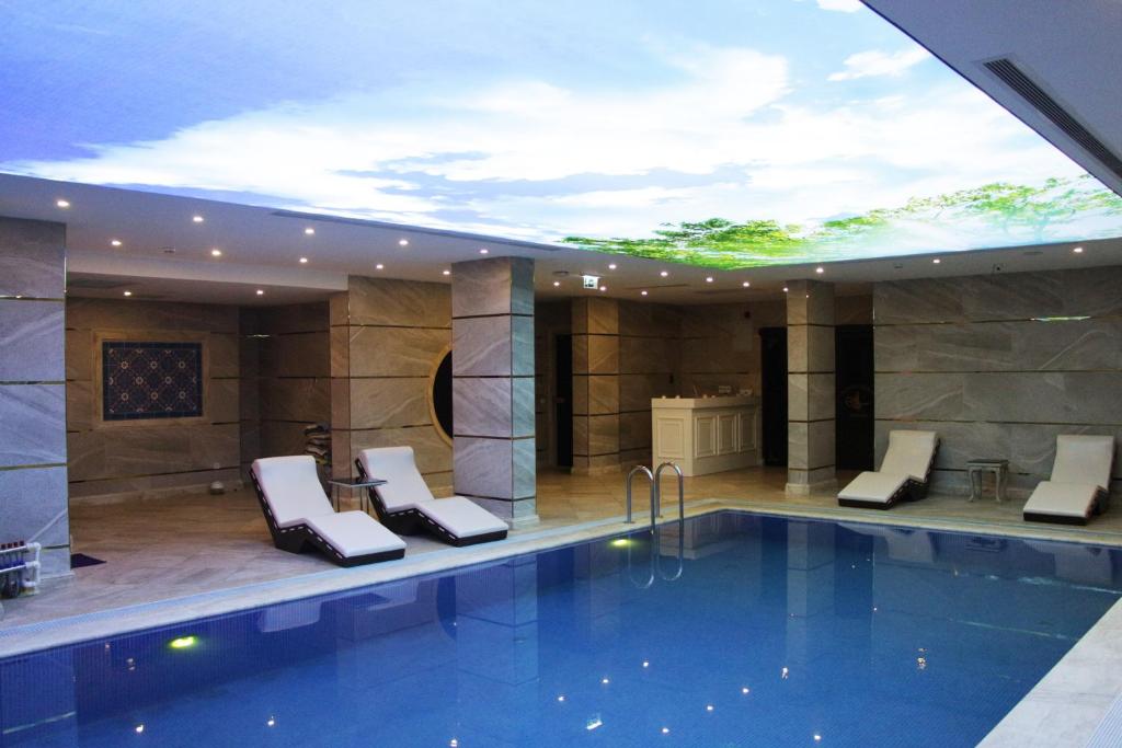 Majoituspaikassa Dodo Hotel Spa Old City tai sen lähellä sijaitseva uima-allas