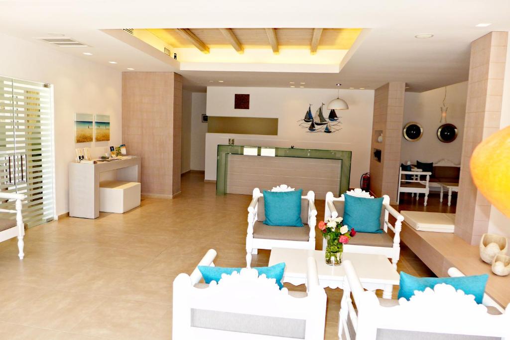 Kuchyň nebo kuchyňský kout v ubytování Amaryllis Beach Hotel