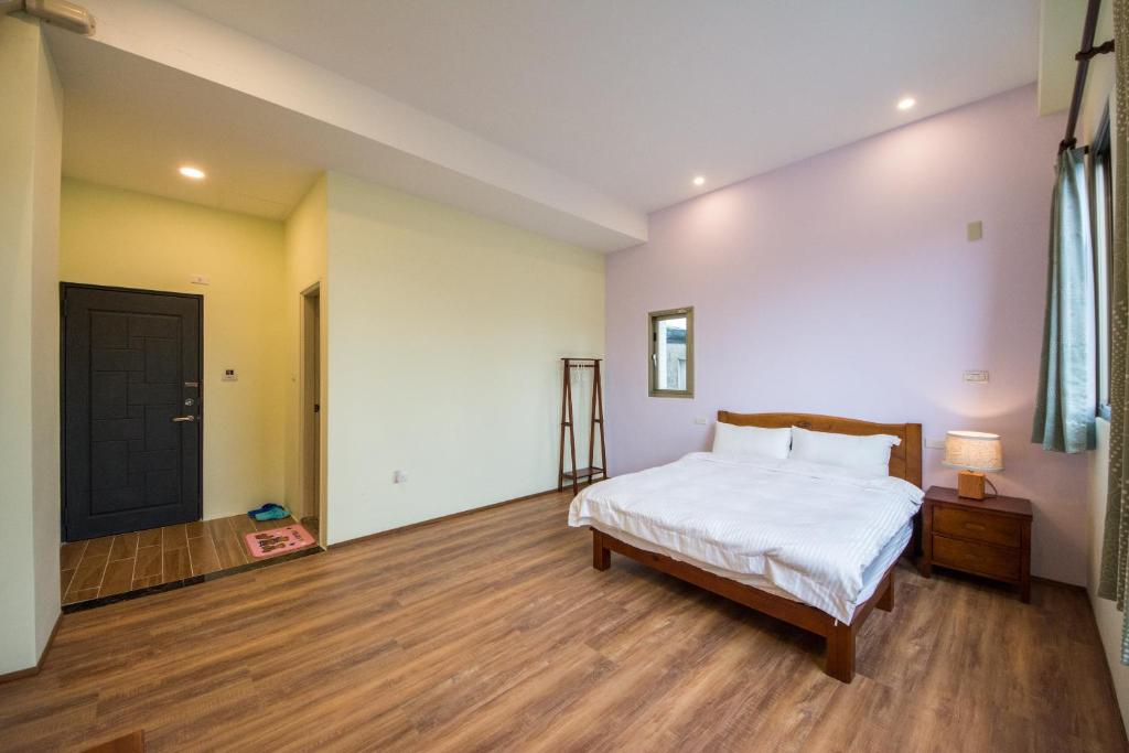 7-113 hotel - Double Room With Private Bathroom
