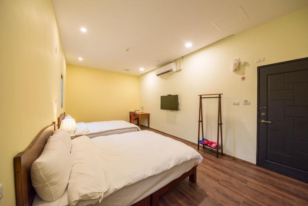 7-113 hotel - Quadruple Room With Shower