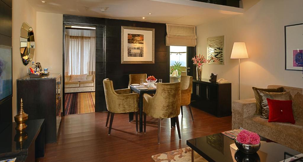 Fortune District Centre, Ghaziabad - Member ITC Hotels' Group - Deluxe Suite