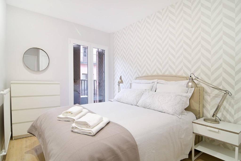 Apartment in Cava Baja Centre Madrid by Batuecas