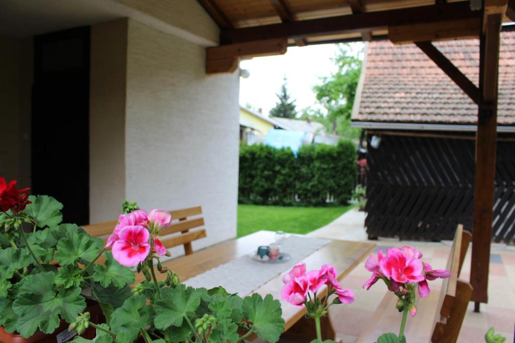 Vonkajšia záhrada v ubytovaní Apartment Paula
