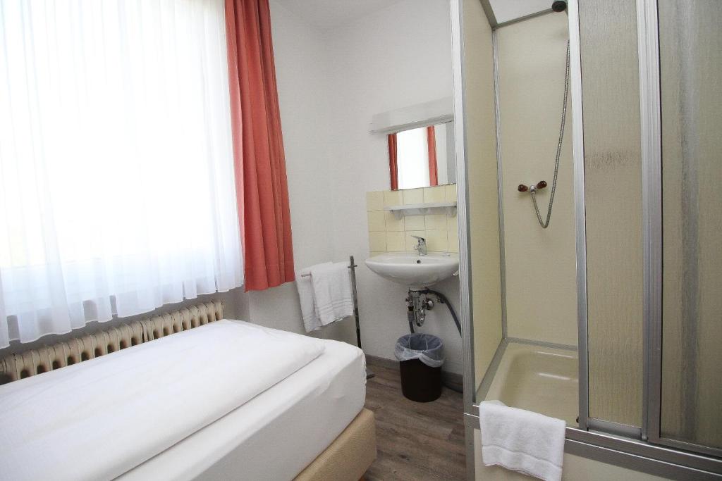 Koupelna v ubytování Hotel Pension Köberl