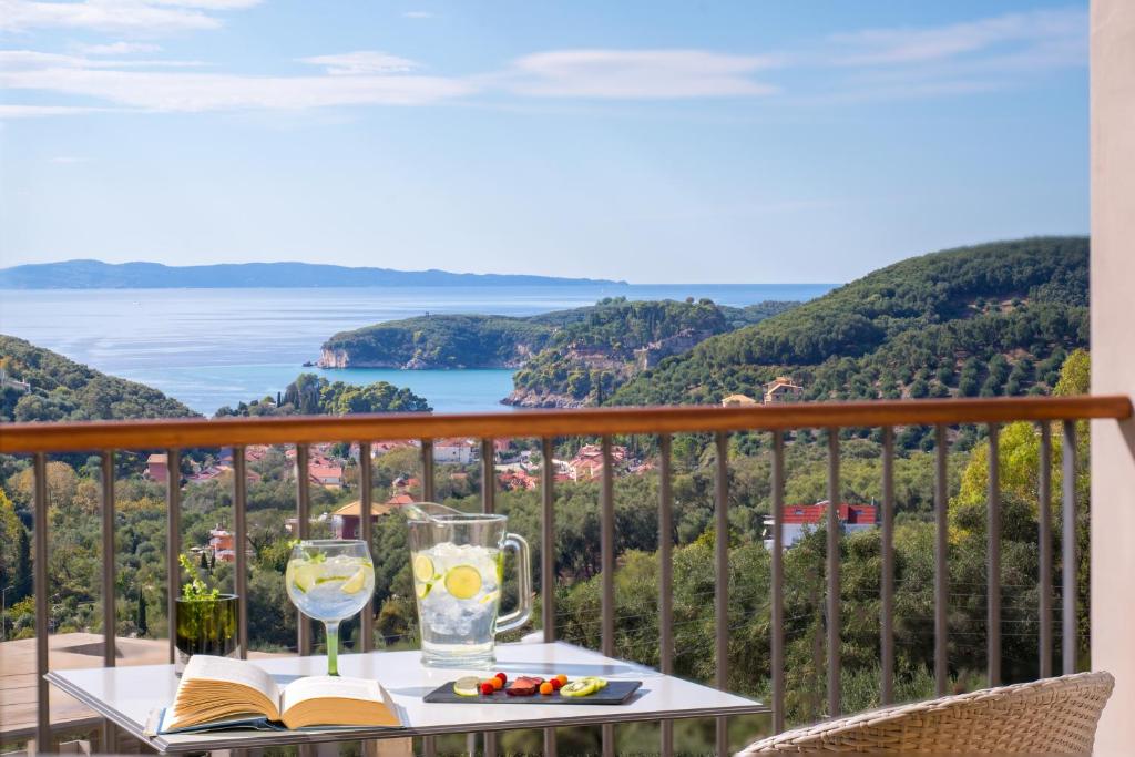 Salvator Villas & Spa Hotel - 2