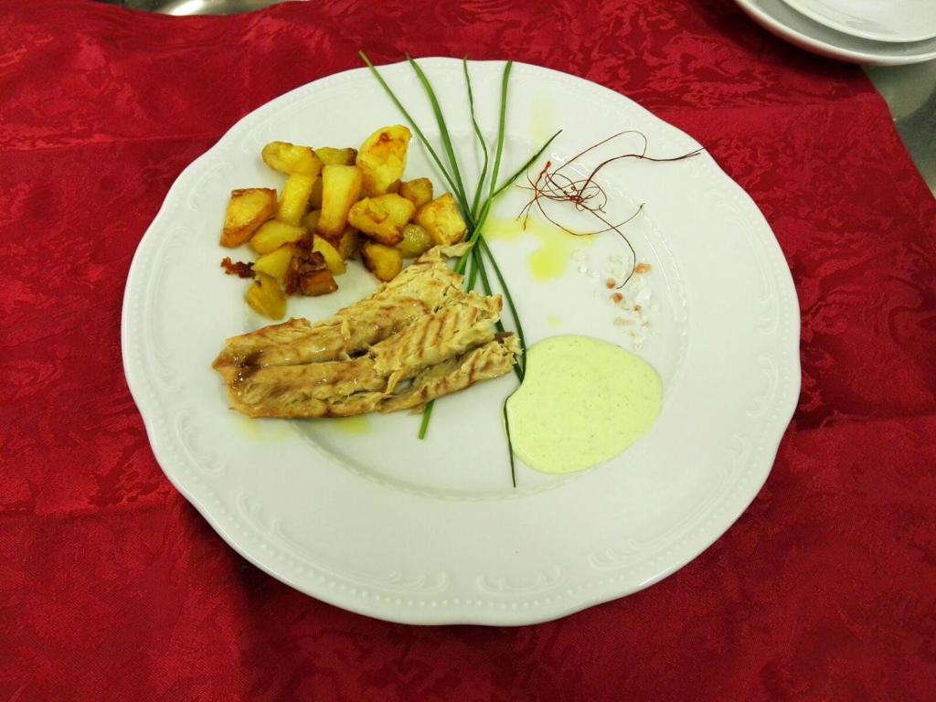 Jídlo v hotelu nebo okolí