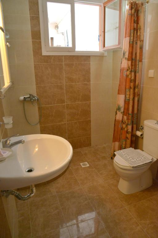 Koupelna v ubytování Corali Hotel