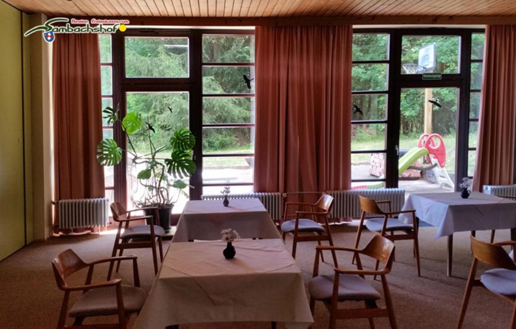 Posezení v ubytování Pension Freizeitzentrum Sambachshof