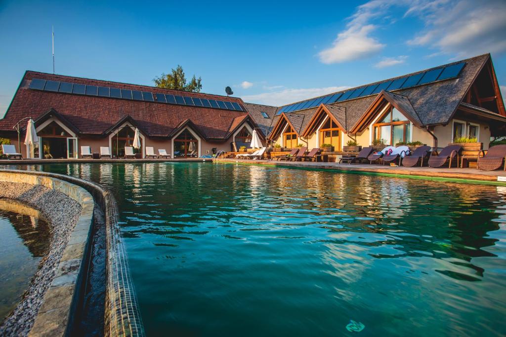 Bazén v ubytování Oravský Háj Garden Hotel & Resort nebo v jeho okolí