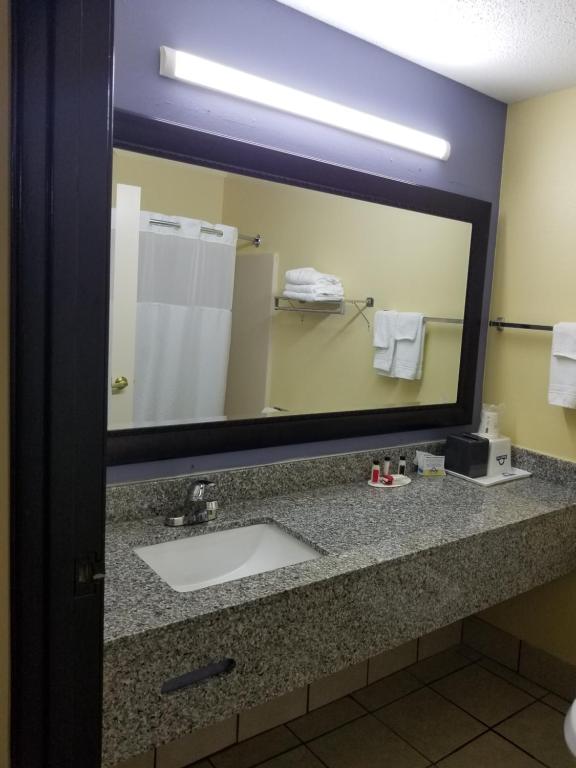Days Inn by Wyndham Mauldin/Greenville - King Studio Suite Avec Jacuzzi - Non-fumeur