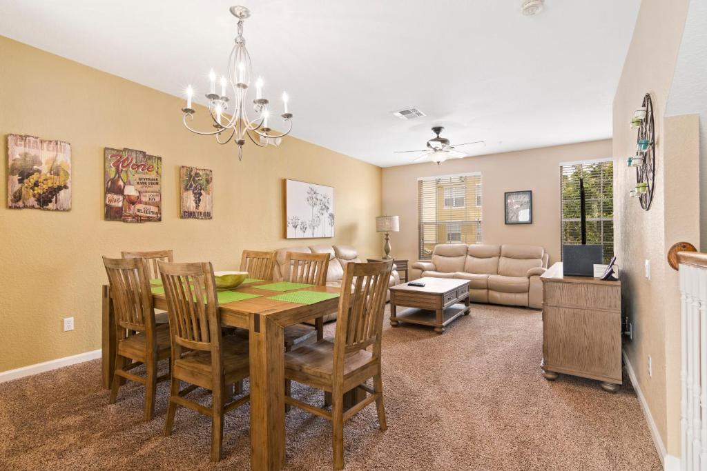 Posezení v ubytování Orlando Resort Rentals at Universal Boulevard