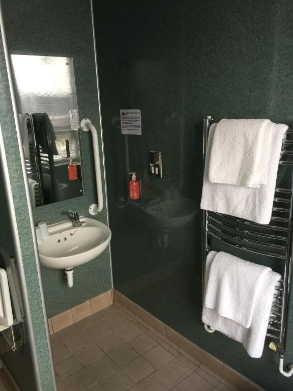 Hotel Celebrity Bournemouth East Cliff by Villare hotels - Double Or Twin Room - Disability Access
