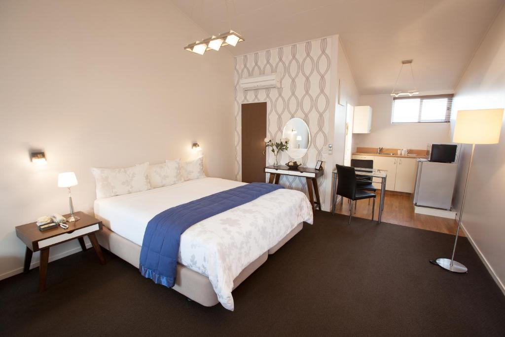 Broadway Motel & Miro Court Villas - Resim 9