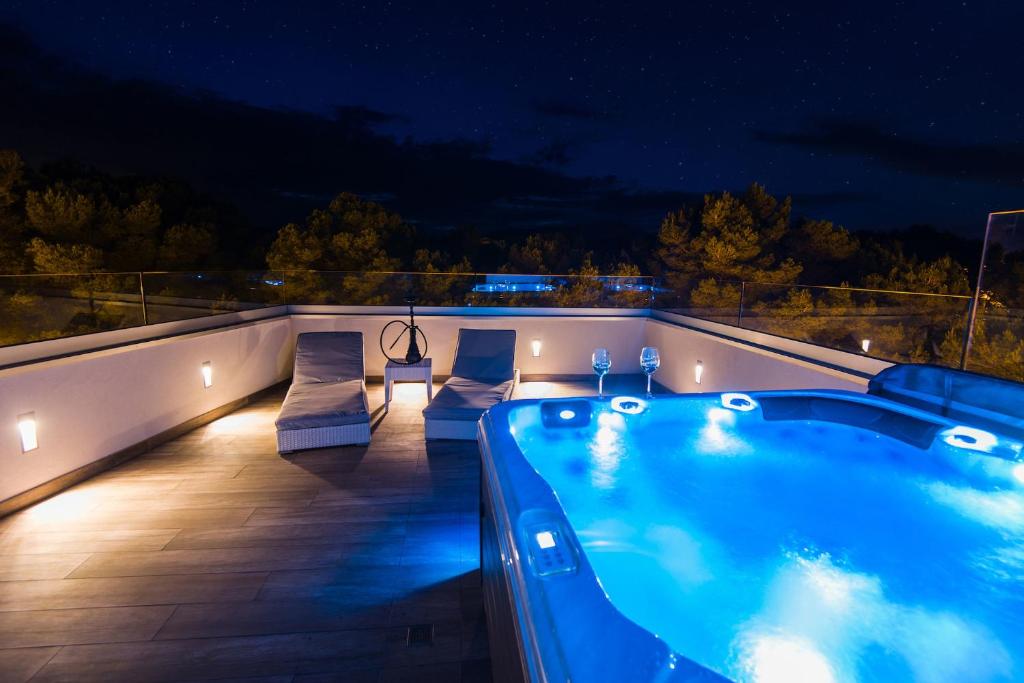 The swimming pool at or close to Villa Can Nieves
