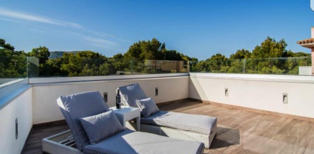 A balcony or terrace at Villa Can Nieves