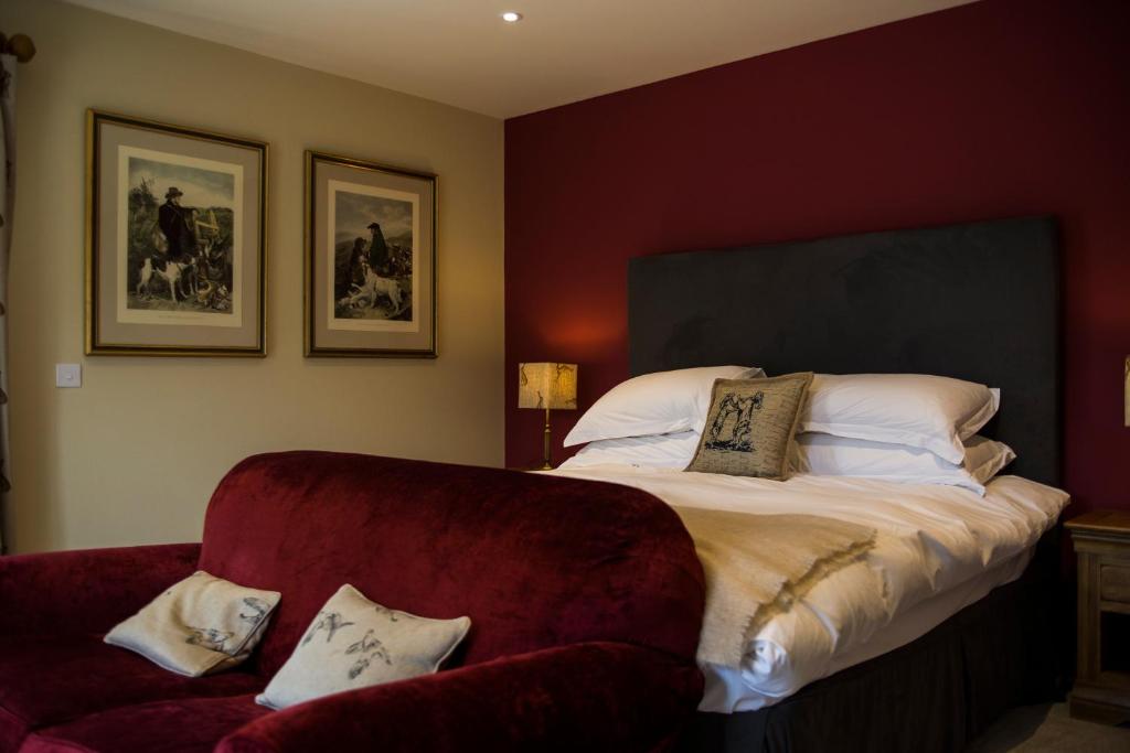 The Three Chimneys Country Pub - 