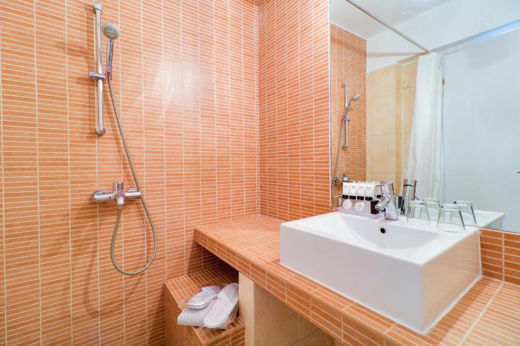 Palace Hotel Glyfada - Resim 11